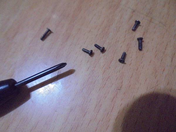 【排線斷裂】SONY索尼ICD-UX560F4GB錄音筆使