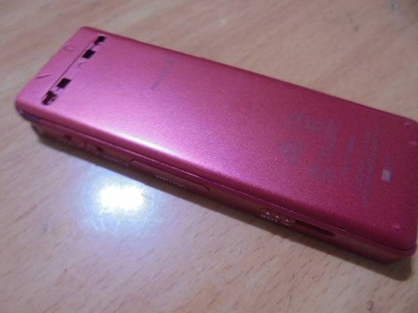 【正確充電】SONY索尼ICD-UX560F4GB錄音筆使