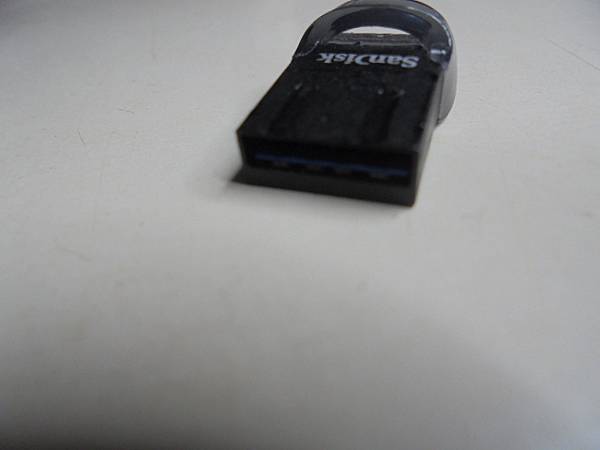 【宅配寄測】SanDisk晟碟128GBUltra Fit 【宅配寄測】SanDisk晟碟128GBUltra Fit