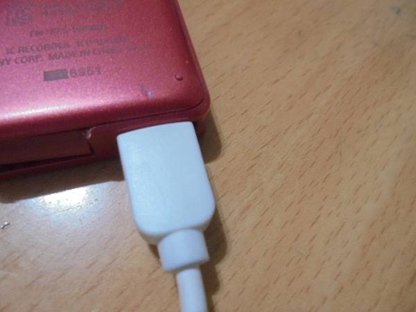 【排線斷裂】SONY索尼ICD-UX560F4GB錄音筆使