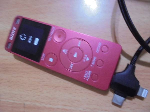 【正確充電】SONY索尼ICD-UX560F4GB錄音筆使