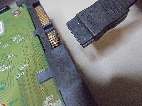 【露天拍賣】WD威騰6TB裸碟3.5吋裸碟當資料碟插入硬碟