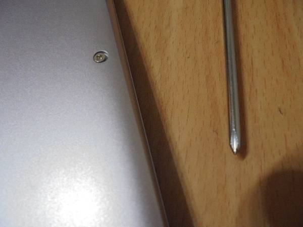 【異常情況】DELL戴爾P114G筆記型電腦Inspiro