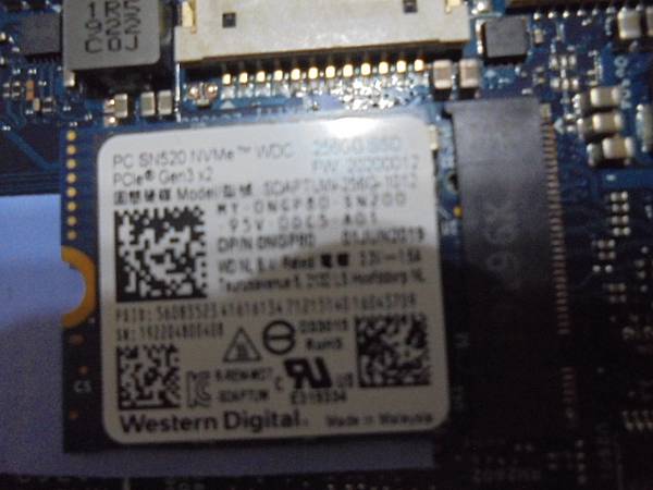 【使用正常】DELL戴爾P114G筆記型電腦Inspiro