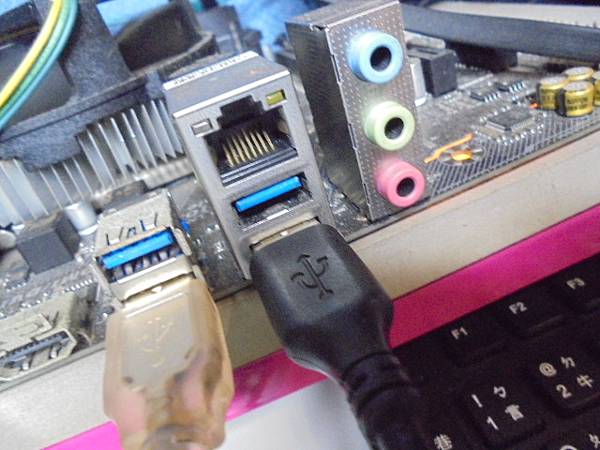 【0403地震】WD威騰6TB裸碟3.5吋裸碟當資料碟插入