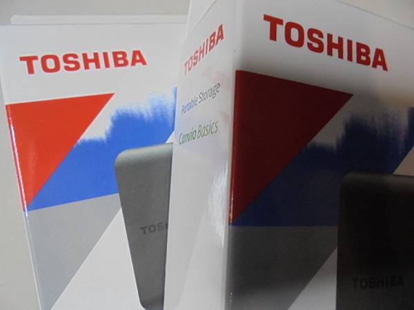 【購買兩顆】TOSHIBA東芝A5 CANVIO BASIC 【購買兩顆】TOSHIBA東芝A5 CANVIO BASIC