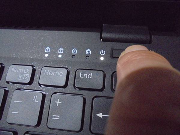 【高續航力】FUJITSU富士通LIFEBOOK UH-X