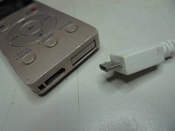 【充電正確】SONY索尼ICD-UX560F4GB錄音筆先