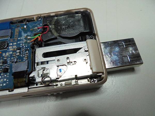 【水漬痕跡】SONY索尼ICD-UX560F4GB錄音筆先