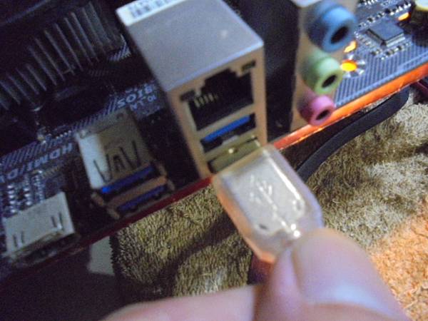 【現場完修】不知名品牌USB鑰匙USB Key安全金鑰先插