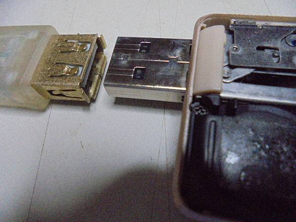 【來電說明】SONY索尼ICD-UX560F4GB錄音筆先