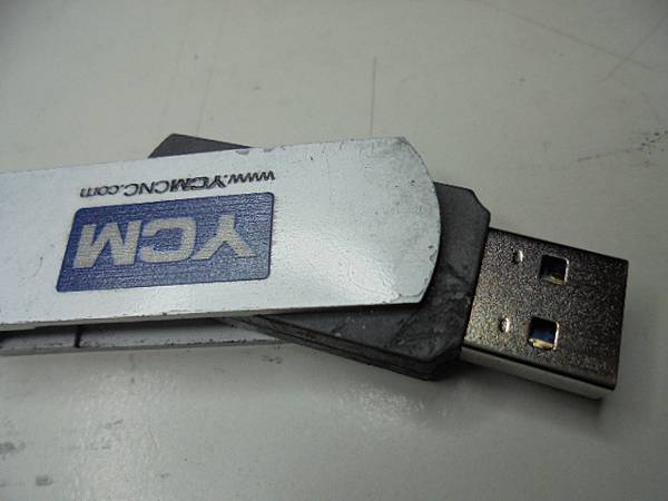 【帶回拷貝】YCM永進機械FV102A～32GB隨身碟插PC