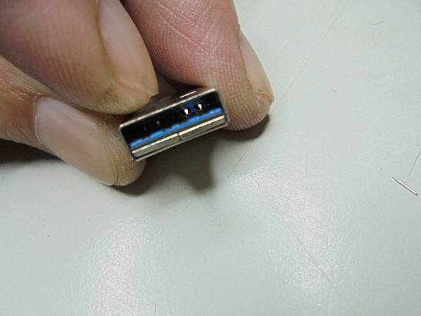 【檔案完整】YCM永進機械FV102A32GB隨身碟插PC