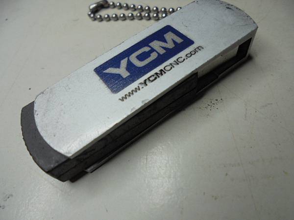 【帶回拷貝】YCM永進機械FV102A～32GB隨身碟插PC
