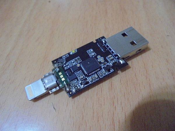 【約定送測】PQI勁永iConnect蘋果隨身碟32GBL