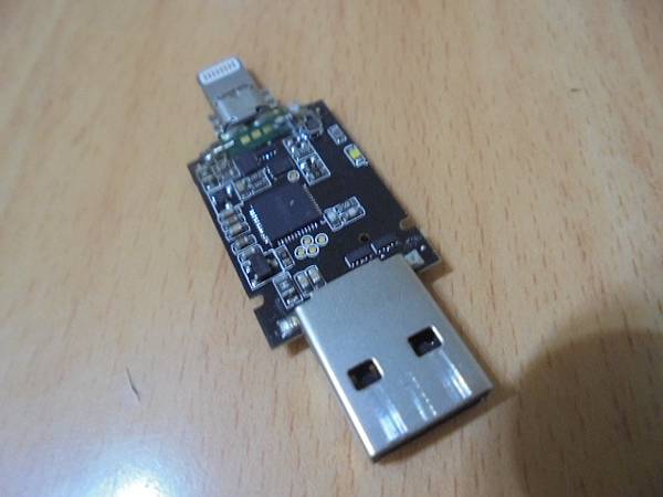 【約定送測】PQI勁永iConnect蘋果隨身碟32GBL