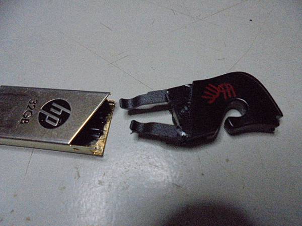 【尾端掉落】HP惠普V219R馬年紀念款32GB→插在電子白