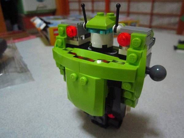 乐高31007 动力机械人