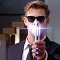 Chris Hemsworth (and His Neuralyzer)001.jpg