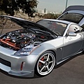 Nissan_350Z_Hood_UP_Clean.jpg