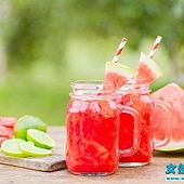 Eating watermelon does not spit the seed well, watermelon juice need to remove watermelon seeds?3