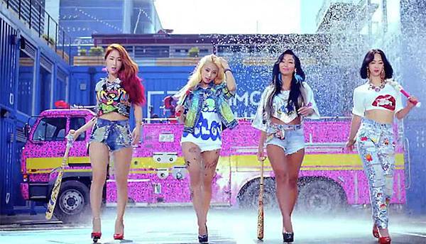 first-look-at-sistars-comeback-video-shake-it-20150618-1.jpg