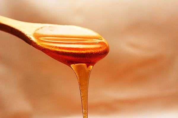 蜂蜜中的糖分主要是果糖，占了將近21～43%，但是它的『升糖指數』卻只有19.jpg