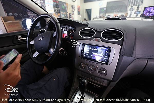 桃園 ford 2010 focus MK2.5  z5350bt  倒車鏡頭 (1).JPG