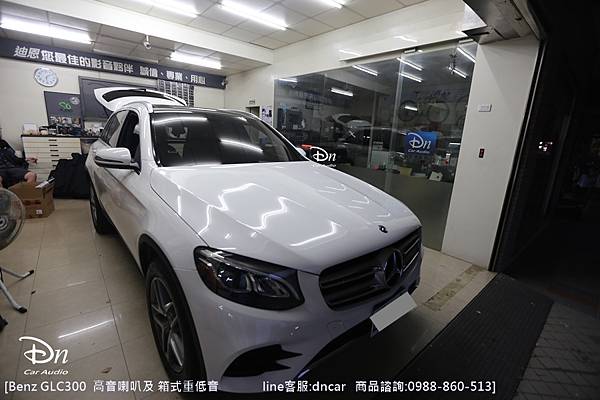 Benz GLC300 高音及 箱式重低.JPG