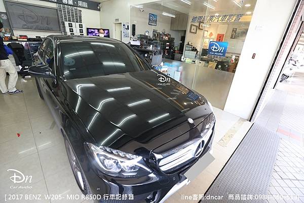 2017 BENZ W205 MIO R850D 行車記錄器 (2).JPG