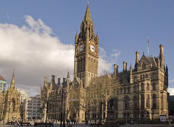 Manchester_Town_Hall_from_Lloyd_St