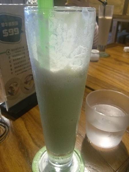 日式抹茶牛奶冰沙