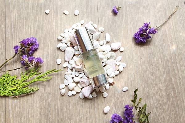 EAIRA牡丹全效雪顏精華_內瓶 含牡丹皮萃取,抗氧化預防斑點,均勻亮麗膚色