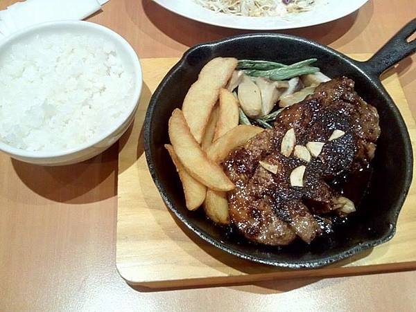 15577515_1232412673513260_762565437_n