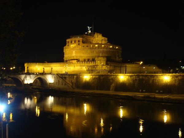 DSC07614羅馬夜景(聖天使堡) 無腳架狀態.JPG