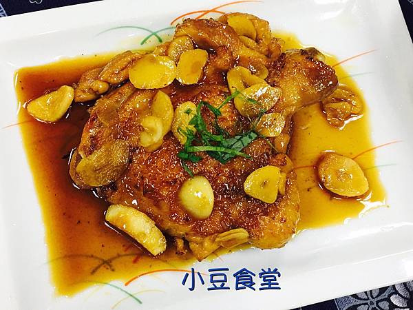 醬燒蒜味雞腿106.6.8