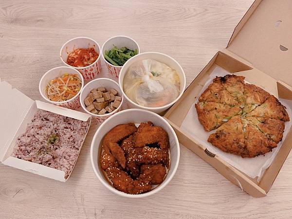 [食遊] 南屯 涓豆腐。雙人餐外帶優惠，品項豐富