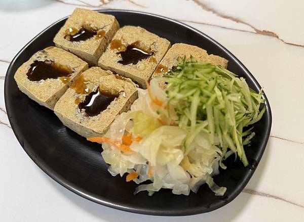 (食) 嘉義_集品脆皮臭豆腐。誤打誤撞發現的寶藏臭豆腐，脆皮