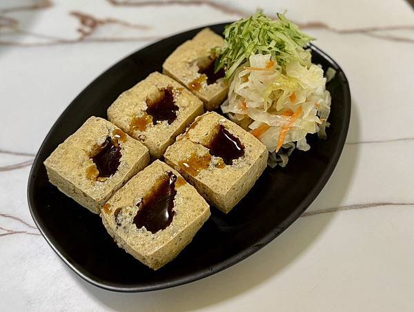 (食) 嘉義_集品脆皮臭豆腐。誤打誤撞發現的寶藏臭豆腐，脆皮