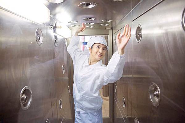 EggBoy04.jpg EggBoy04.jpg