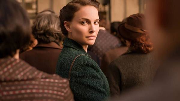 eine-geschichte-von-liebe-und-finsternis-mit-natalie-portman.jpg eine-geschichte-von-liebe-und-finsternis-mit-natalie-portman.jpg