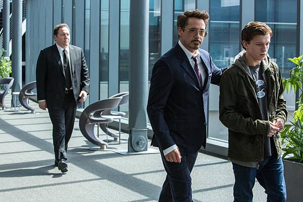 spider-man-homecoming-mit-robert-downey-jr-jon-favreau-und-tom-holland.jpg spider-man-homecoming-mit-robert-downey-jr-jon-favreau-und-tom-holland.jpg