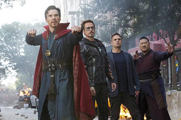 avengers-3-infinity-war-mit-robert-downey-jr-benedict-cumberbatch-mark-ruffalo-und-benedict-wong-4.jpg avengers-3-infinity-war-mit-robert-downey-jr-benedict-cumberbatch-mark-ruffalo-und-benedict-wong-4.jpg