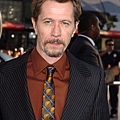 GaryOldman - Batman Begins (2005) 5172722.jpg