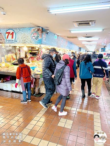 娜莎家的斜槓育兒研究室_旅遊踏青_漁港海鮮旅遊》竹圍漁港-紅龍海產~海邊玩水、挖沙、新鮮海鮮海產~竹圍漁港,桃園市大園區,大園區,桃園市,漁港路,海鮮,海邊,戲水,玩水,免費停車,挖沙,海產,螃蟹,龍蝦,旅遊,觀光,鮮魚,親子旅遊,親子海邊玩水,親子33.jpg