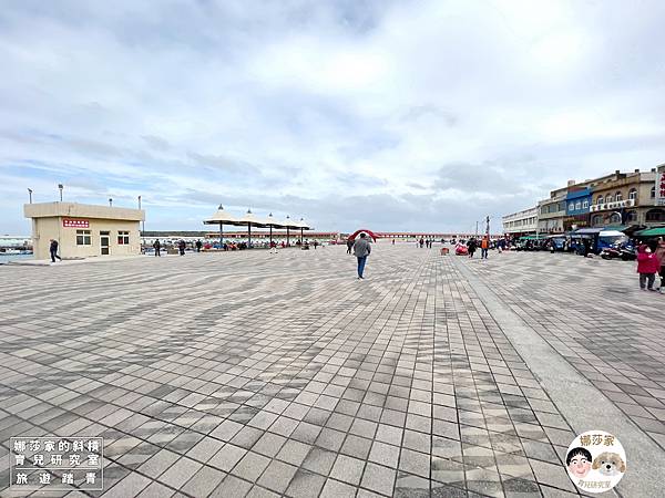 娜莎家的斜槓育兒研究室_旅遊踏青_漁港海鮮旅遊》竹圍漁港-紅龍海產~海邊玩水、挖沙、新鮮海鮮海產~竹圍漁港,桃園市大園區,大園區,桃園市,漁港路,海鮮,海邊,戲水,玩水,免費停車,挖沙,海產,螃蟹,龍蝦,旅遊,觀光,鮮魚,親子旅遊,親子海邊玩水,親子44.jpg