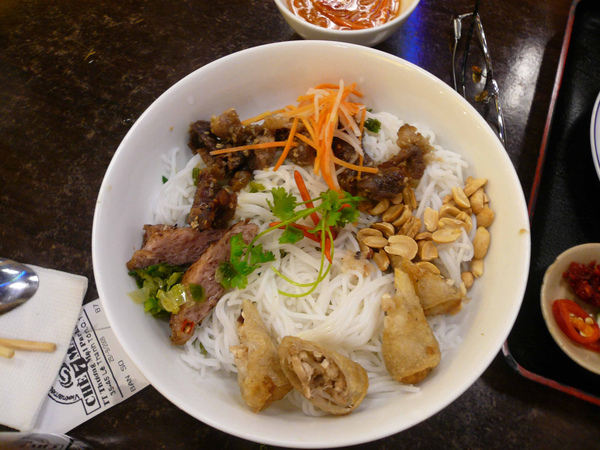 D5-05-009 午餐 百貨公司.JPG