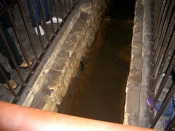 百年前羅馬人建的排水系統