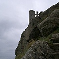 爬上去就是minack theatre