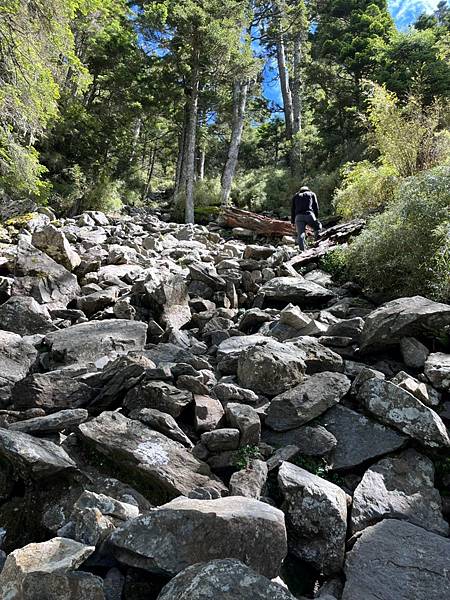 LINE_ALBUM_20220623-26 玉山後四峰圓峰山屋行_220629_96.jpg